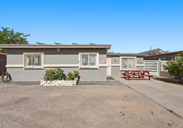 Photo 2 of Sale Pending at 308 62nd St Nw, Albuquerque, NM 87105 | MLS# 1109631 | Listing updated on 2026-08-29