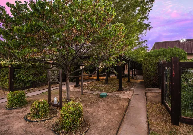 Photo 3 of House for sale at 533 Valencia Dr Se, Albuquerque, NM 87108 | MLS# 1109654 | Listing updated on 2026-08-27