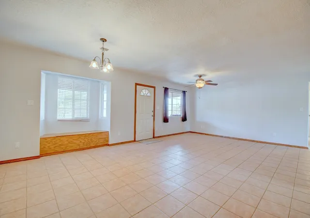 Photo 3 of Single family home for sale at 21 San Fernando Ave, Los Lunas, NM 87031 | MLS# 1109657 | Listing updated on 2026-09-28
