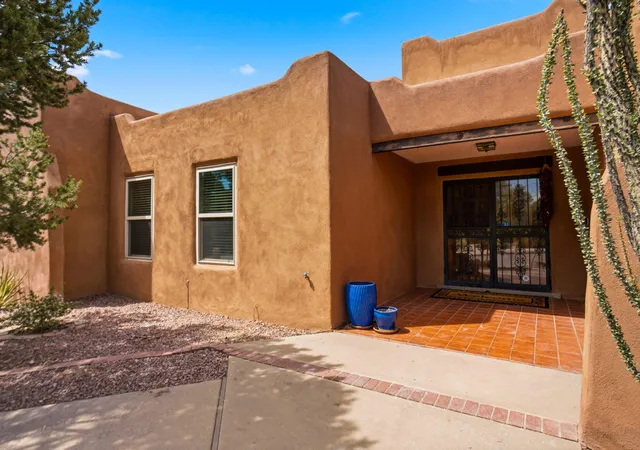 Photo 3 of Sale Pending at 12925 Manitoba Dr Ne, Albuquerque, NM 87111 | MLS# 1109663 | Listing updated on 2026-08-25