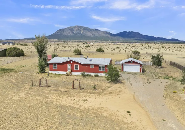 Photo 2 of Manufactured home for sale at 13 Northland Ct, Edgewood, NM 87015 | MLS# 1109678 | Listing updated on 2026-08-29