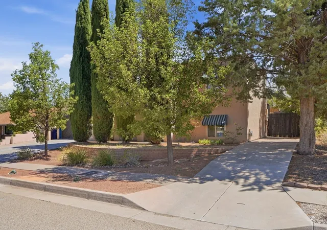 Photo 3 of Sale Pending at 5504 Cancelar Dr Ne, Albuquerque, NM 87111 | MLS# 1109679 | Listing updated on 2026-09-01