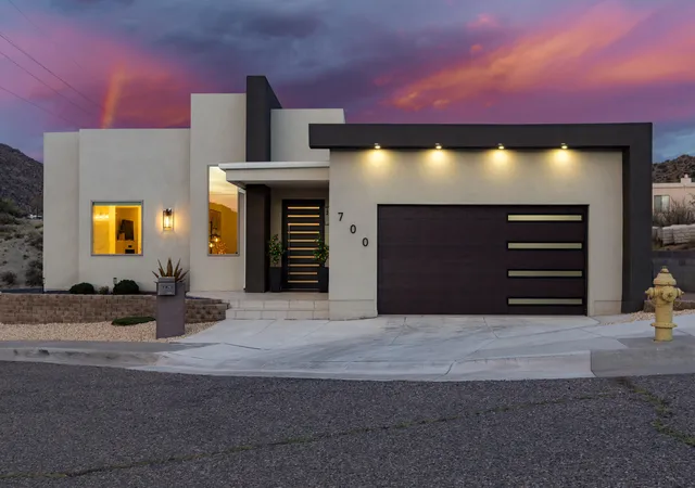Photo 3 of Sale Pending at 700 Winterwood Pl Se, Albuquerque, NM 87123 | MLS# 1109694 | Listing updated on 2026-08-26