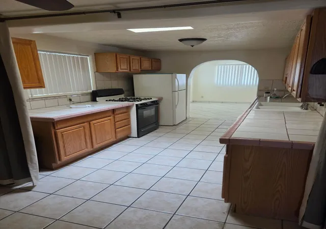 Photo 3 of Single family home for sale at 2917 Sierra Dr Ne, Albuquerque, NM 87110 | MLS# 1109764 | Listing updated on 2026-08-25