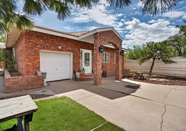 Photo 3 of Single family home for sale at 2216 E Commercial St Ne, Albuquerque, NM 87102 | MLS# 1109827 | Listing updated on 2026-08-26
