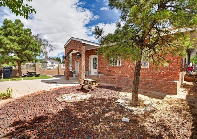 Photo 3 of Single family home for sale at 2216 E Commercial St Ne, Albuquerque, NM 87102 | MLS# 1109827 | Listing updated on 2026-10-01