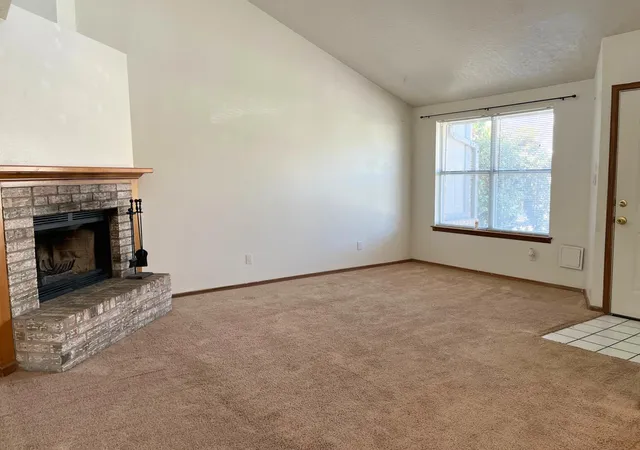 Photo 2 of Townhouse for sale at 5216 Chuckwagon Trl Nw, Albuquerque, NM 87120 | MLS# 1109874 | Listing updated on 2026-08-27