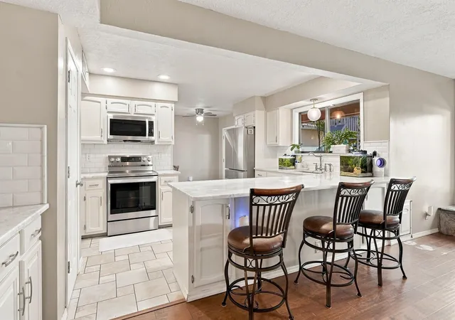 Photo 3 of Sale Pending at 9404 Lona Ln Ne, Albuquerque, NM 87111 | MLS# 1109887 | Listing updated on 2026-08-29