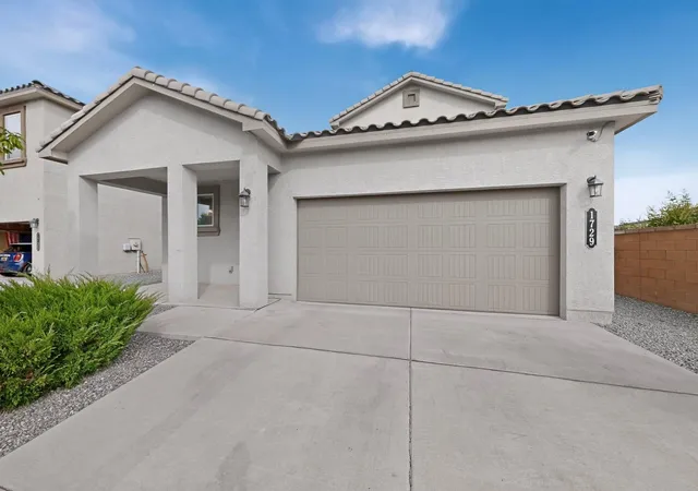 Photo 3 of Single family home for sale at 1729 Valle Vista Rd Nw, Los Lunas, NM 87031 | MLS# 1109924 | Listing updated on 2026-09-01