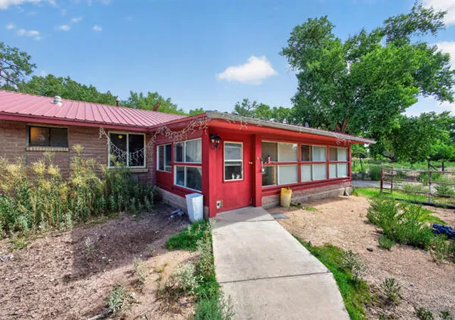 Photo 3 of Single family home for sale at 11 Jean Ln, Peralta, NM 87042 | MLS# 1109949 | Listing updated on 2026-08-28