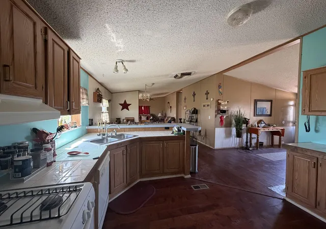 Photo 5 of Manufactured home for sale at 10 Thunderchief Ln, Edgewood, NM 87015 | MLS# 1109966 | Listing updated on 2026-08-28