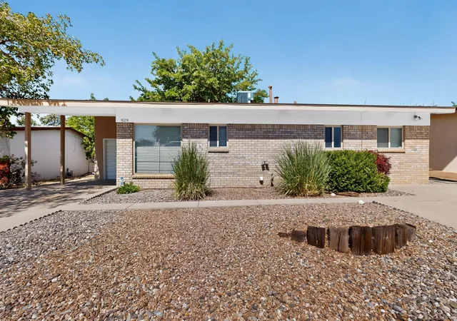 2nd image of 829 Shirley St Ne, Albuquerque, NM 87123 | MLS# 1109960