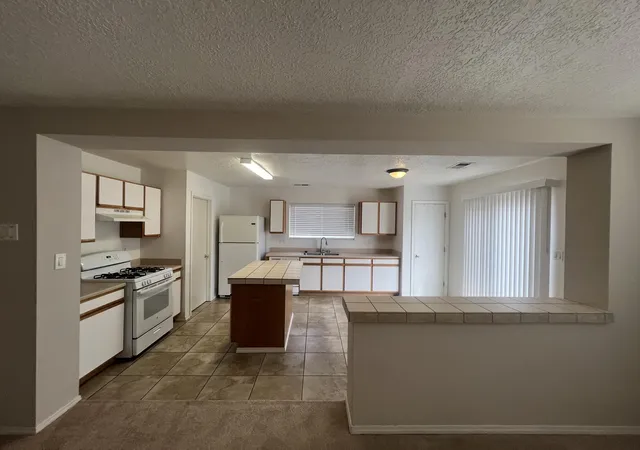 3rd image of 8424 Casa Morena Ct Nw, Albuquerque, NM 87120 | MLS# 1110000