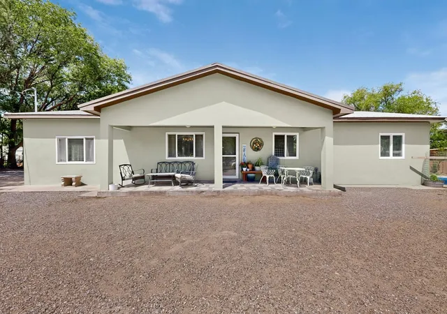 2nd image of 6015 Hubbell Cir Sw, Albuquerque, NM 87105 | MLS# 1110010