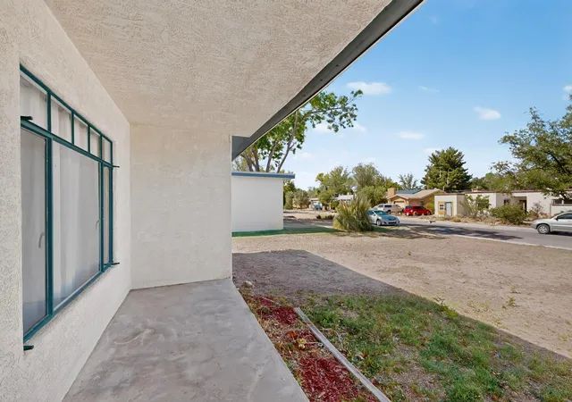 Photo 4 of Single family home for sale at 334 Chula Vista Pl Ne, Albuquerque, NM 87108 | MLS# 1110030 | Listing updated on 2026-08-29