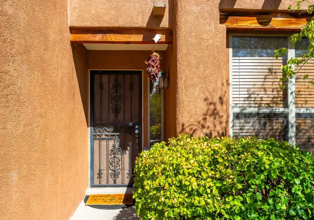 2nd image of 10512 Rosefinch Dr Nw, Albuquerque, NM 87114 | MLS# 1110039