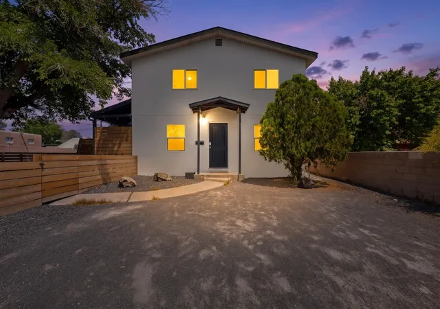 Photo 2 of Multi family home for sale at 622 Jefferson St Ne, Albuquerque, NM 87110 | MLS# 1110082 | Listing updated on 2026-08-30