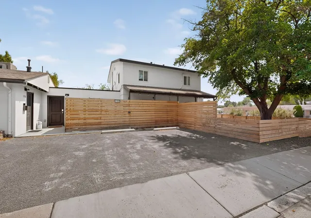 Photo 3 of House for sale at 622 Jefferson St Ne, Albuquerque, NM 87110 | MLS# 1110082 | Listing updated on 2026-08-30
