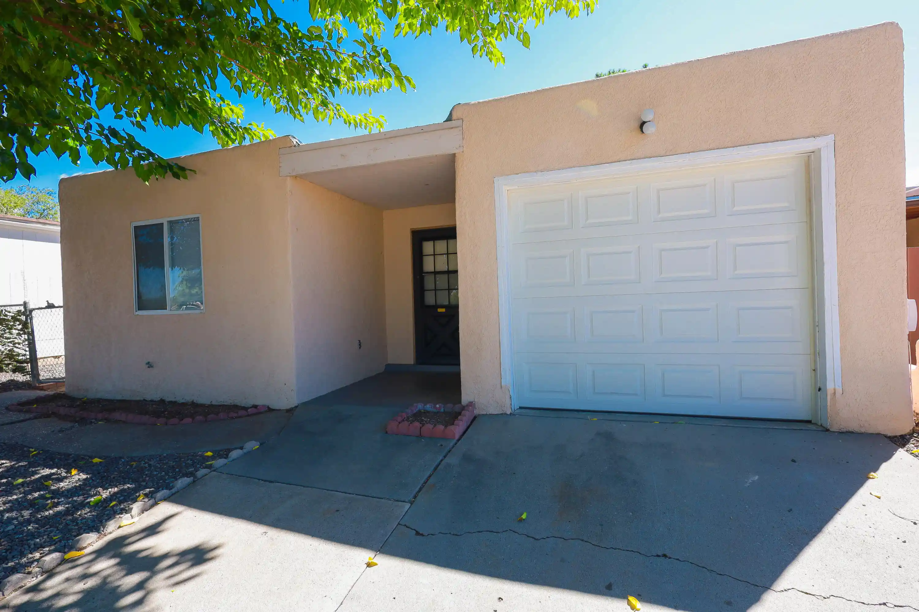 Photo 1 of Single family home for sale at 620 Mountain View Ave Ne, Albuquerque, NM 87123 | MLS# 1110618 | Listing updated on 2026-10-21