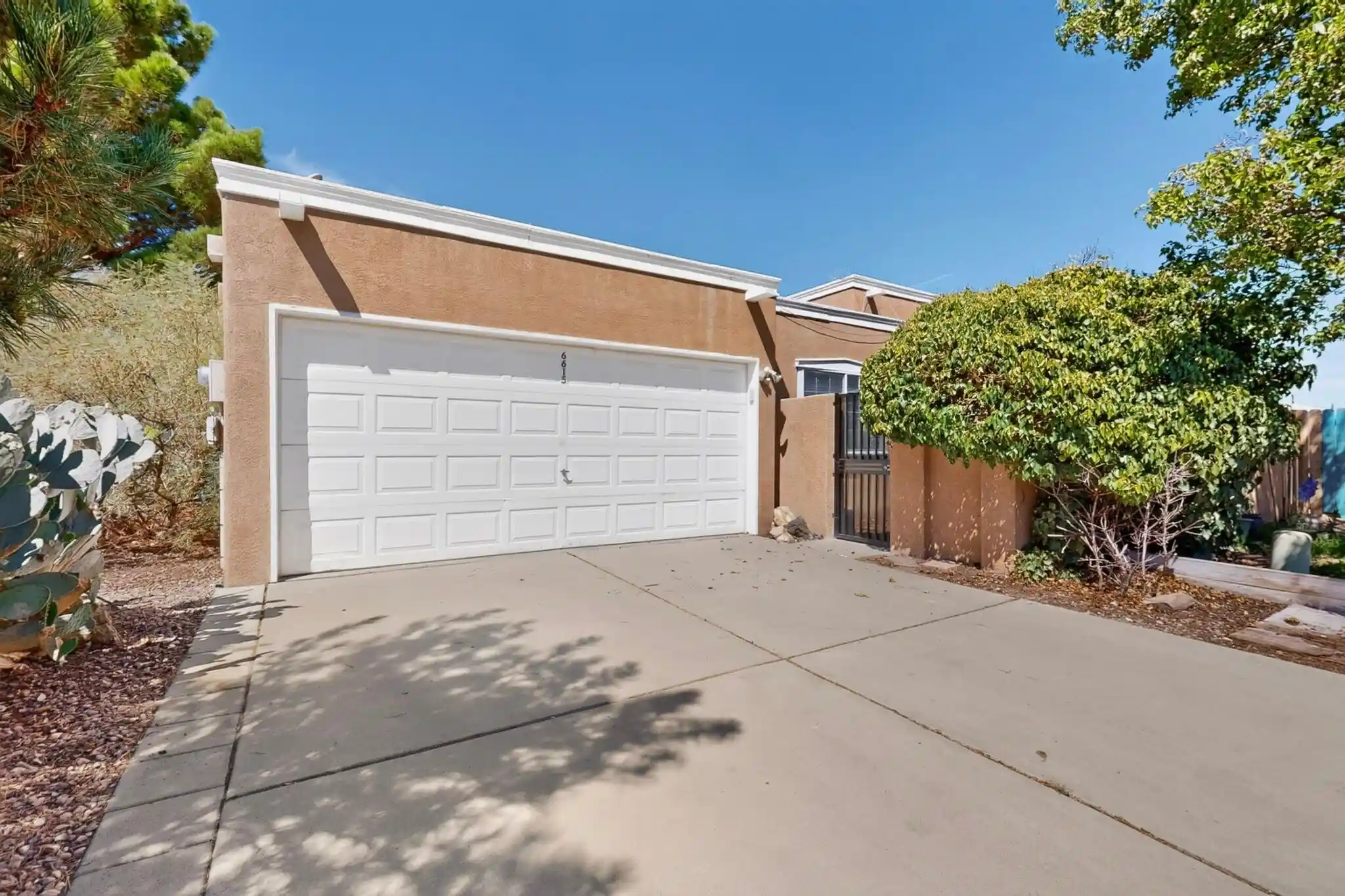 Townhouse for sale at 6615 Saint Josephs Ave NW, Albuquerque, NM 87120 | MLS# 1110643
