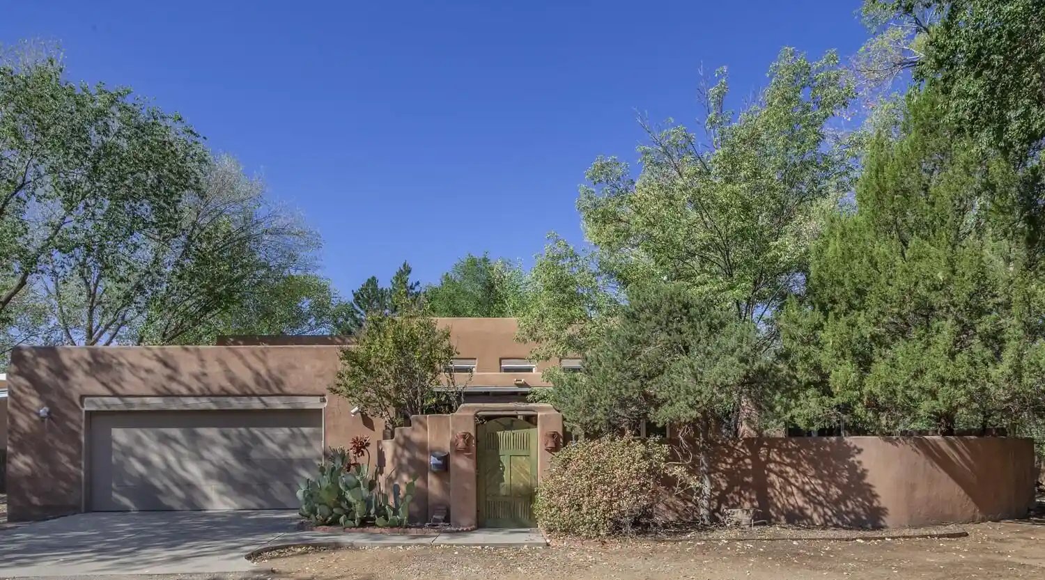 Photo 1 of Sale Pending at 3312 Don Quixote Dr Nw, Albuquerque, NM 87104 | MLS# 1110678 | Listing updated on 2026-10-21