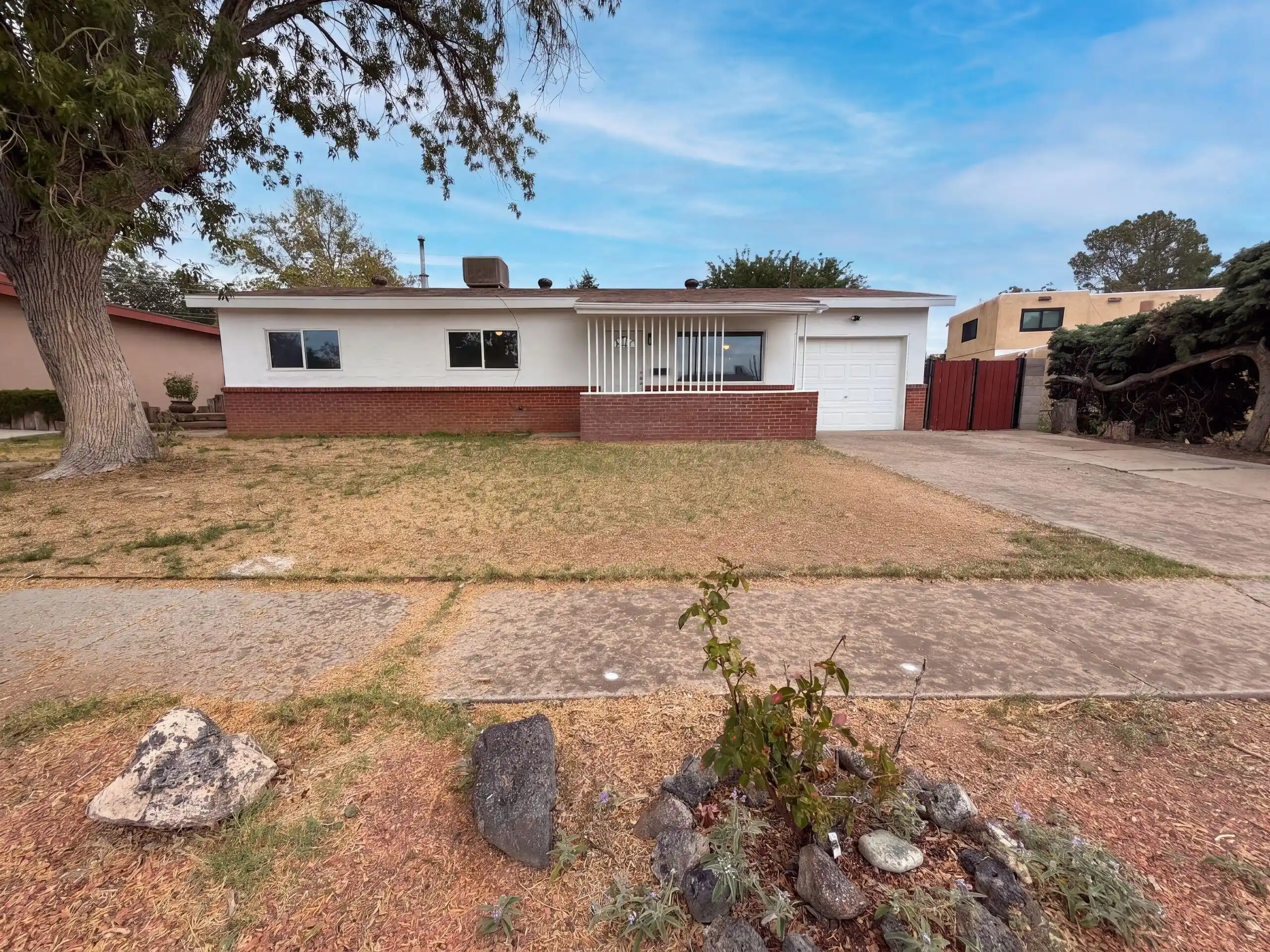 Photo 1 of Single family home for sale at 604 Maxine St Ne, Albuquerque, NM 87123 | MLS# 1110735 | Listing updated on 2026-10-21