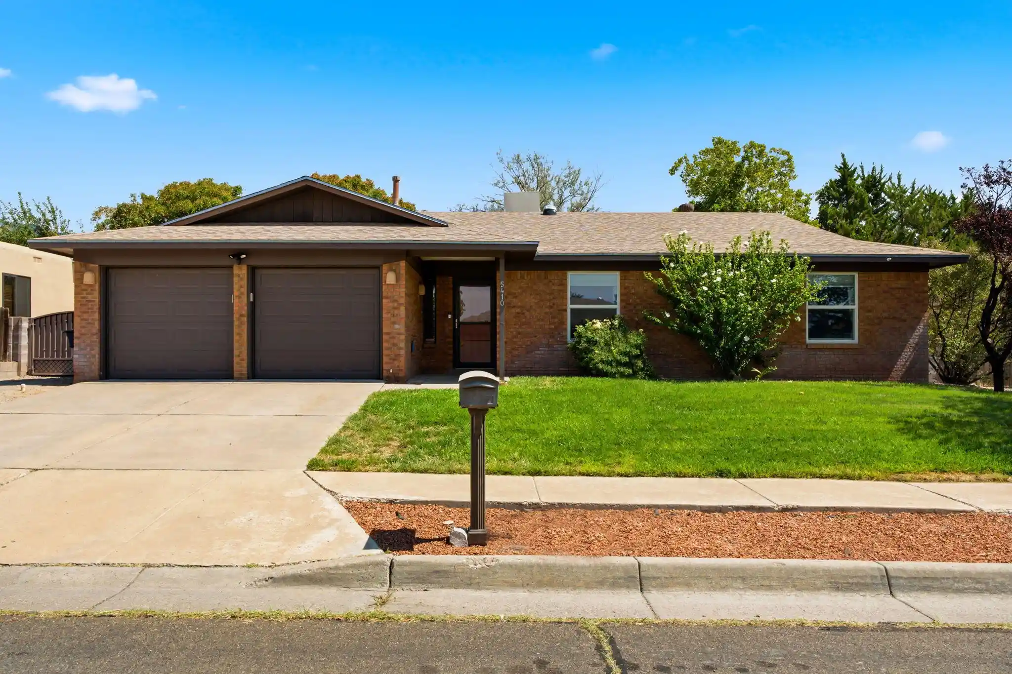 Photo 1 of Sale Pending at 5410 Edwards Dr Ne, Albuquerque, NM 87111 | MLS# 1110781 | Listing updated on 2026-10-26