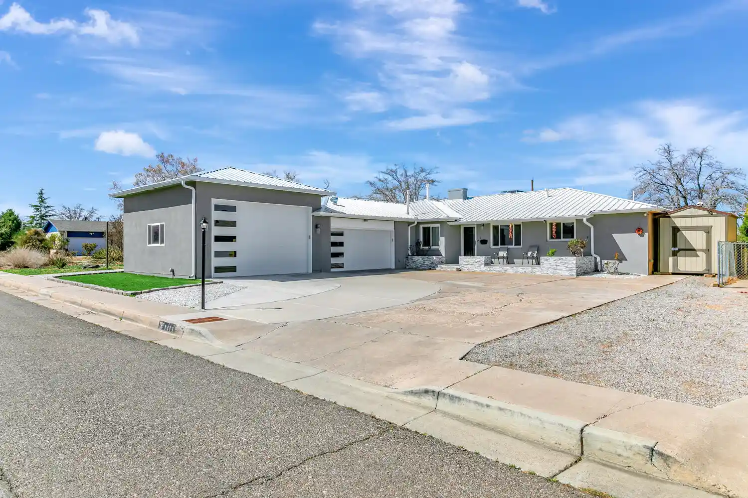 Photo 1 of Single family home for sale at 1413 Valencia Dr Ne, Albuquerque, NM 87110 | MLS# 1110852 | Listing updated on 2026-10-21