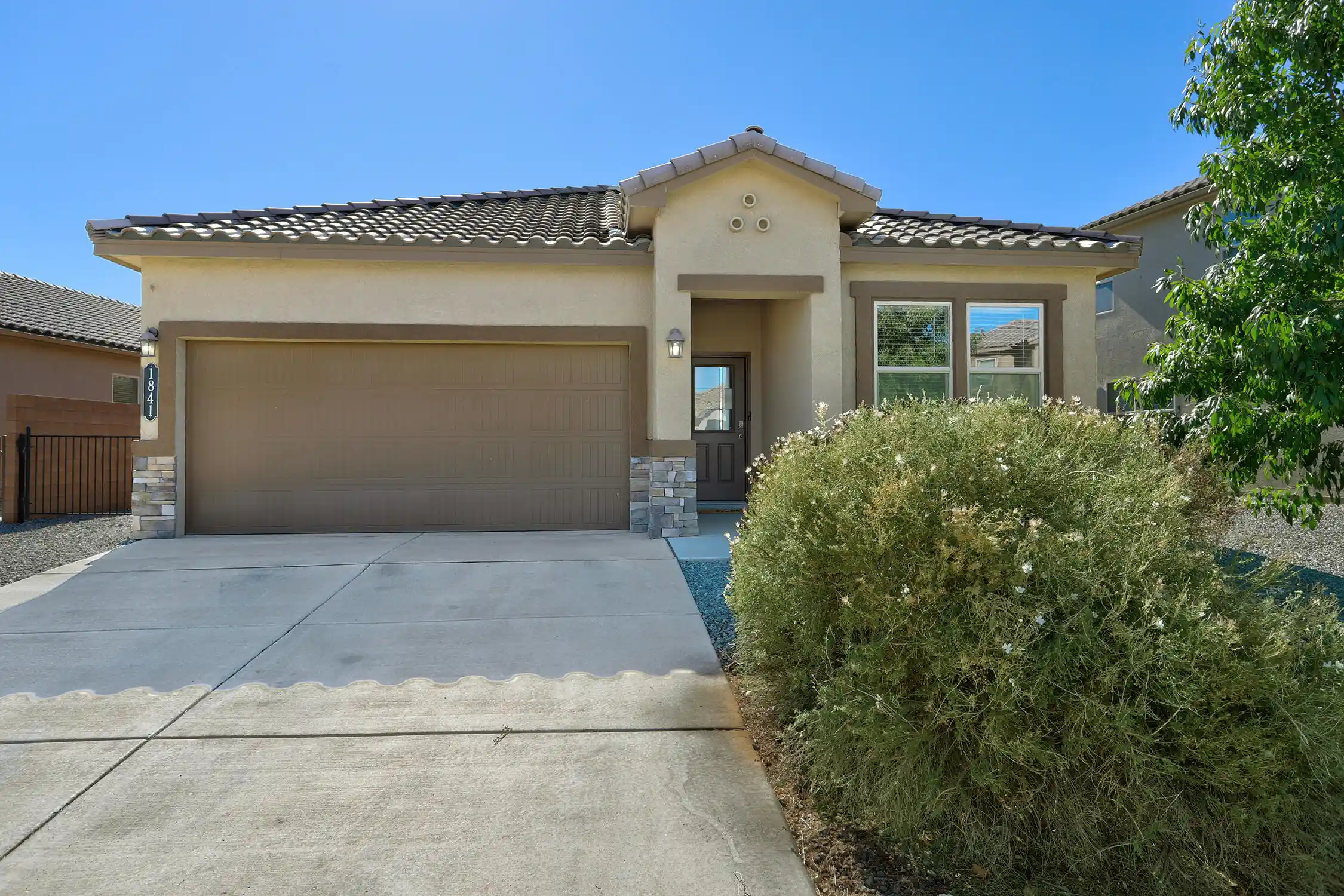 Photo 1 of Sale Pending at 1841 Valle Vista Rd Nw, Los Lunas, NM 87031 | MLS# 1110904 | Listing updated on 2026-10-22