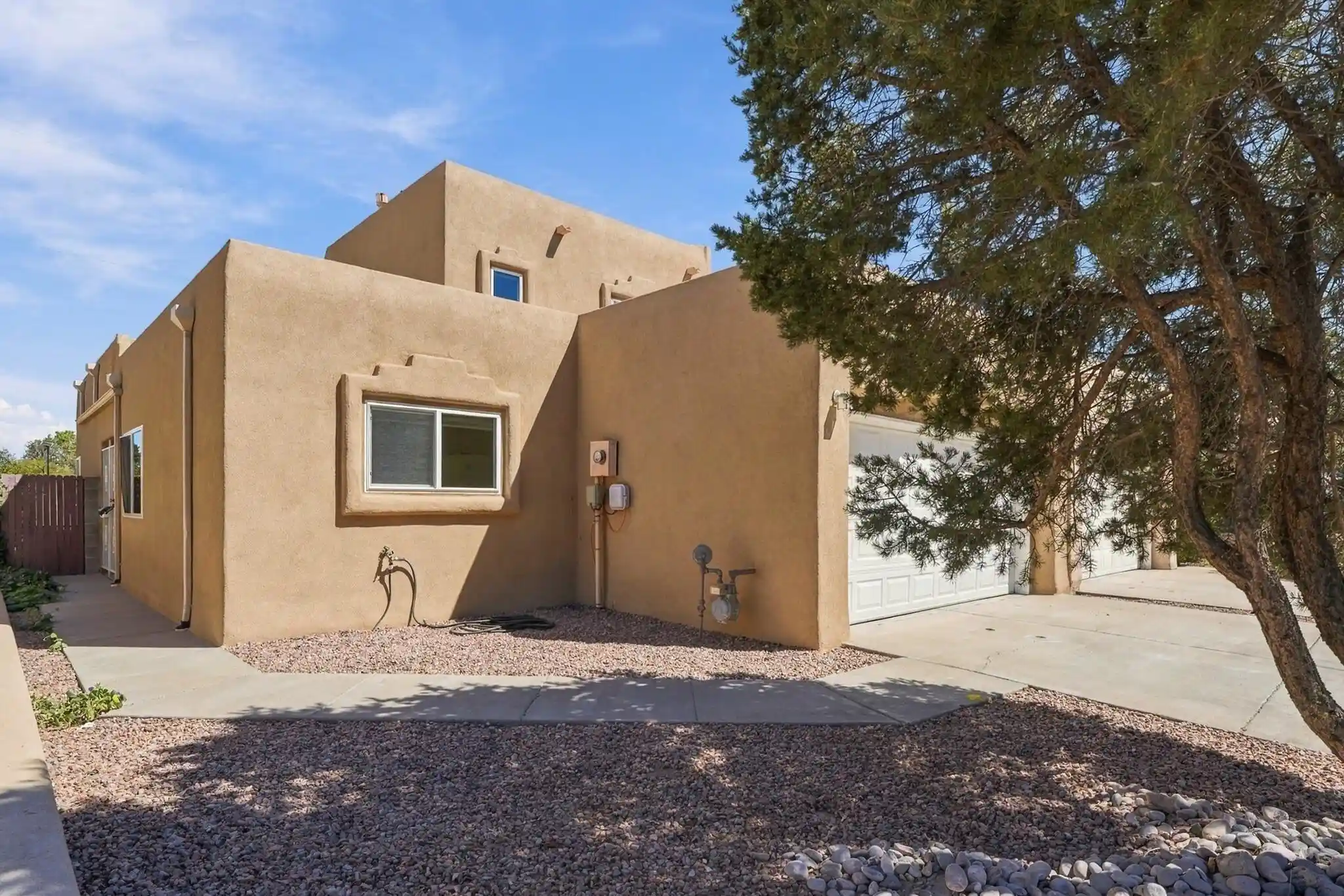 Townhouse for sale at 11235 Campo Del Oso Ave NE, Albuquerque, NM 87123 | MLS# 1110912
