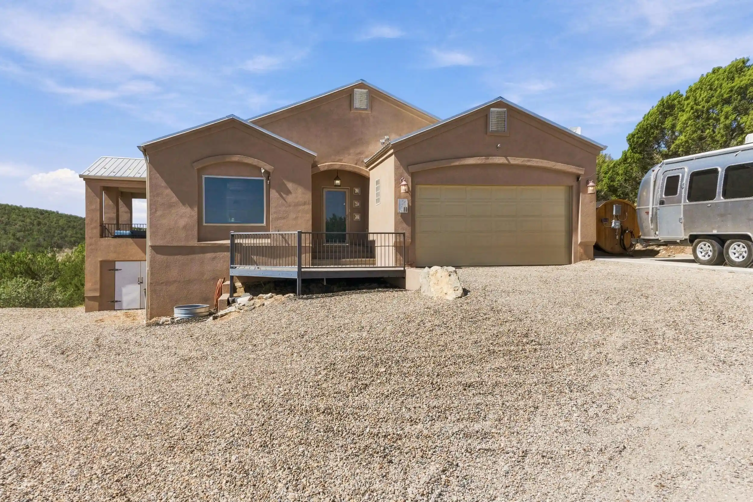 Photo 1 of Single family home for sale at 11 Estribor Ct, Edgewood, NM 87015 | MLS# 1110980 | Listing updated on 2026-10-21