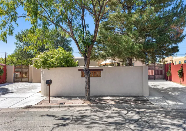 Photo 2 of Single family home for sale at 1002 Calle Margarita, Santa Fe, NM 87507 | MLS# 1111358 | Listing updated on 2026-10-08