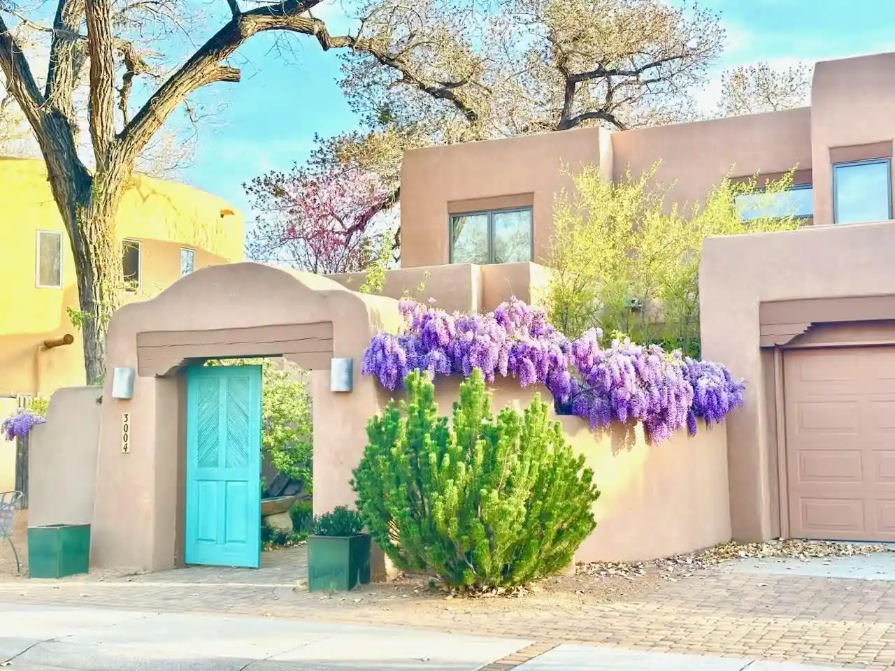 Photo 1 of Sale Pending at 3004 Calle De Alamo Nw, Albuquerque, NM 87104 | MLS# 1111388 | Listing updated on 2026-10-21