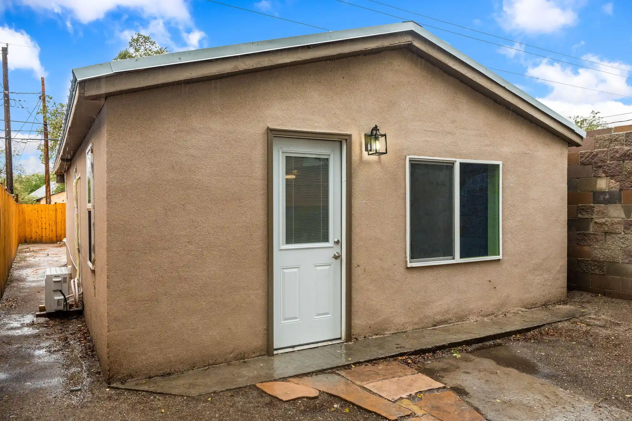 Photo 1 of Single family home for sale at 917 Edith Blvd Se, Albuquerque, NM 87102 | MLS# 1111518 | Listing updated on 2026-10-21