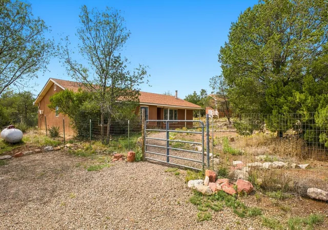 Photo 1 of Sale Pending at 53 Bella Vista Rd, Edgewood, NM 87015 | MLS# 1111542 | Listing updated on 2026-10-12