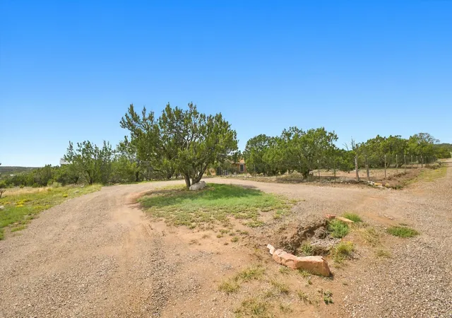 Photo 2 of Sale Pending at 53 Bella Vista Rd, Edgewood, NM 87015 | MLS# 1111542 | Listing updated on 2026-10-12