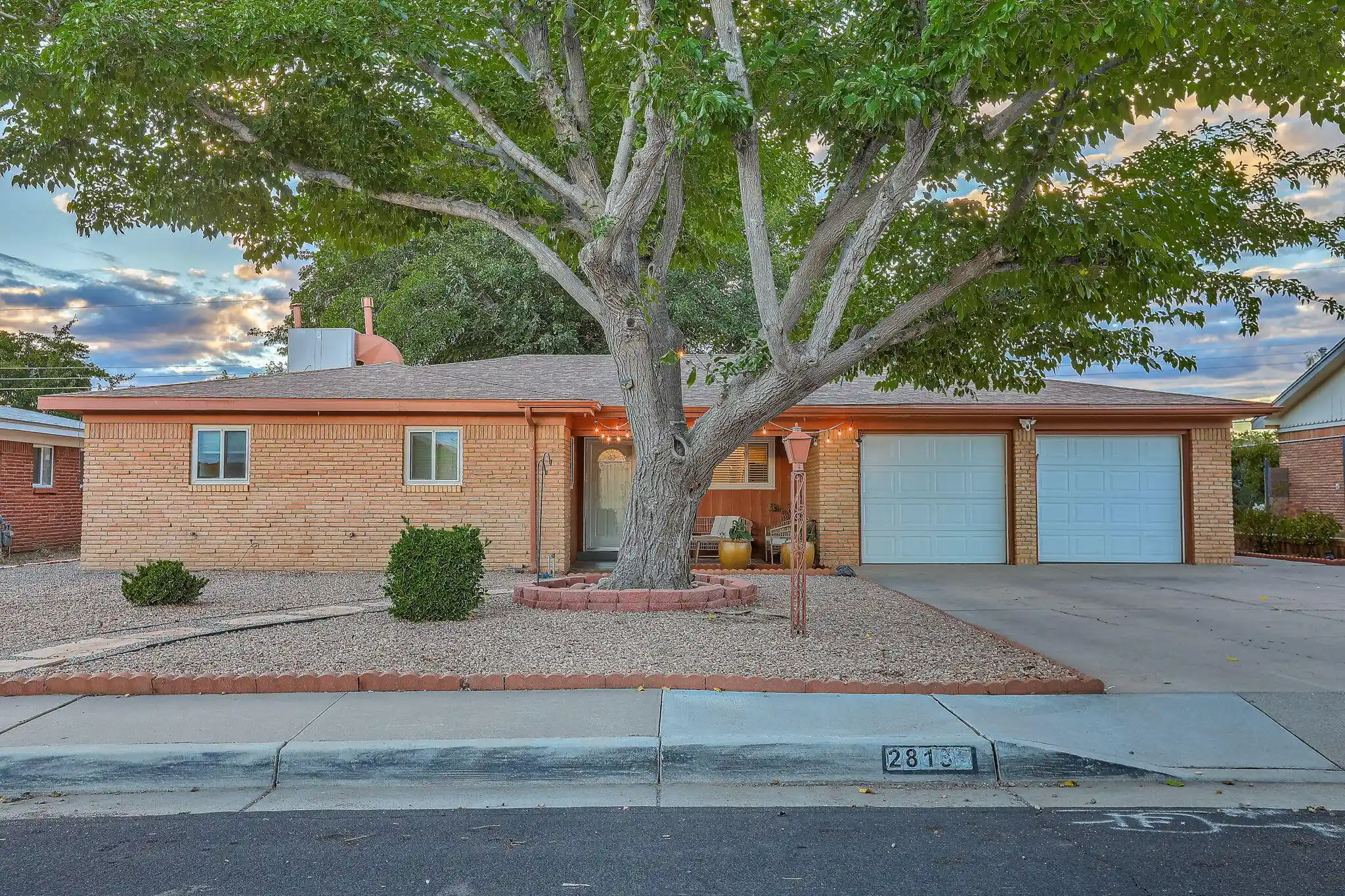 Photo 1 of Single family home for sale at 2813 Florida St Ne, Albuquerque, NM 87110 | MLS# 1111564 | Listing updated on 2026-10-28