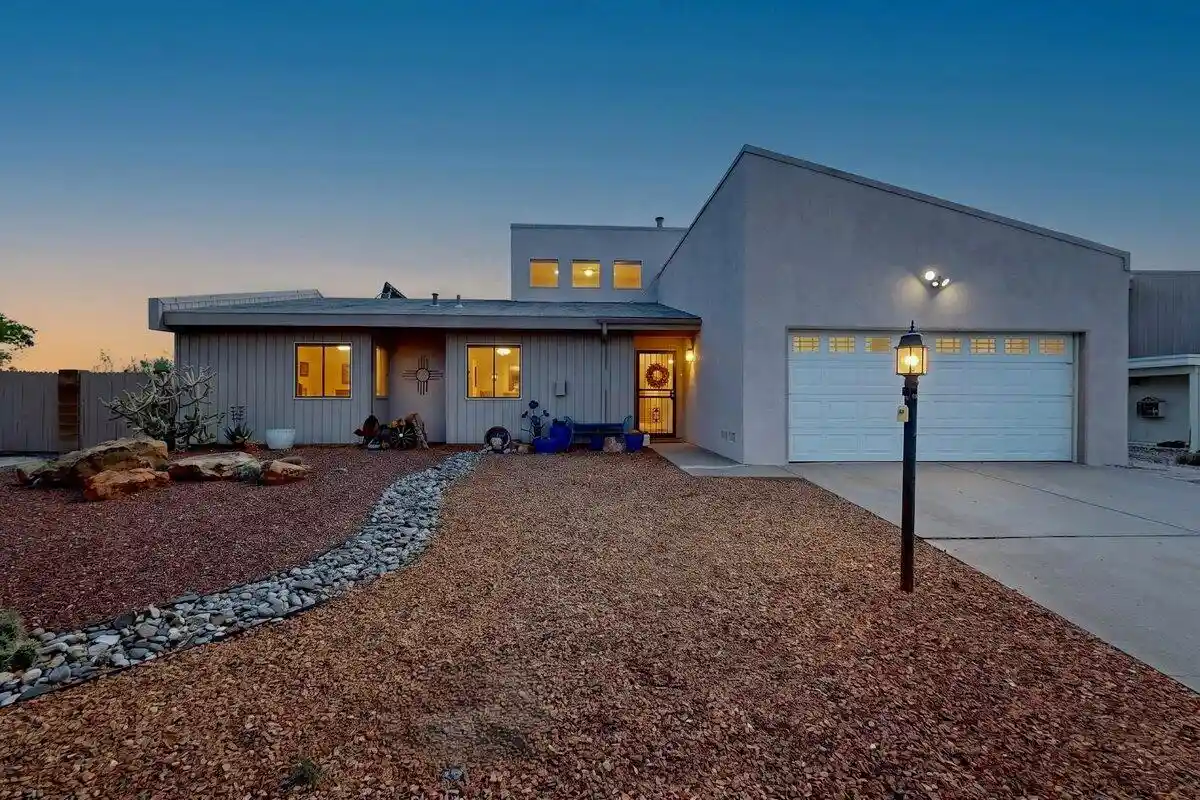 Photo 1 of Single family home for sale at 614 Lakeview Cir Se, Rio Rancho, NM 87124 | MLS# 1111639 | Listing updated on 2026-10-28