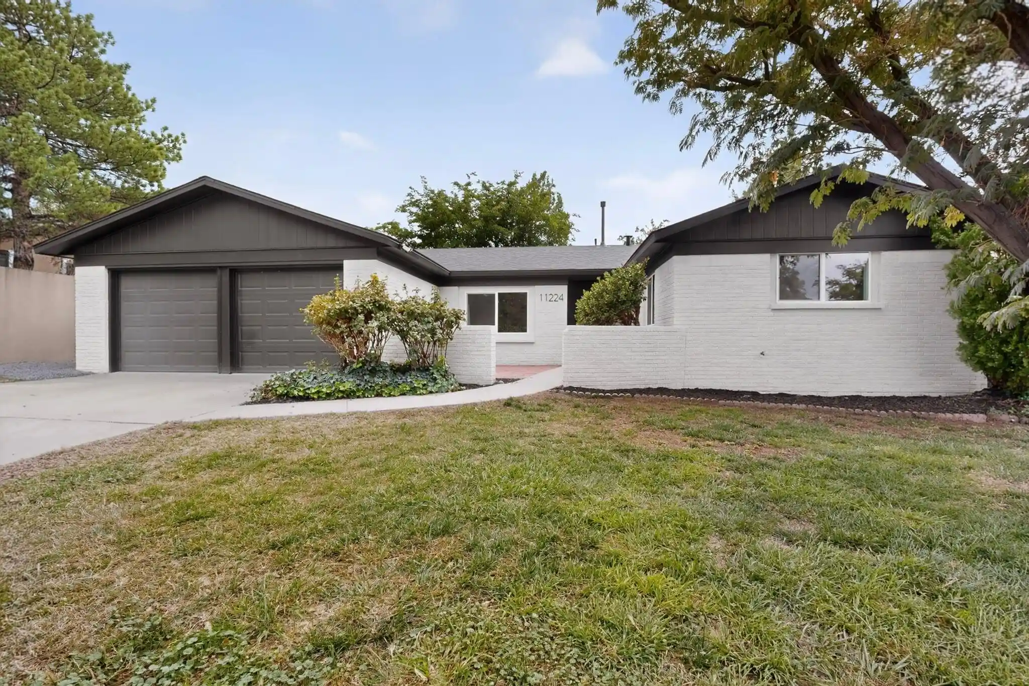 Photo 1 of Single family home for sale at 11224 Nassau Dr Ne, Albuquerque, NM 87111 | MLS# 1111655 | Listing updated on 2026-10-24