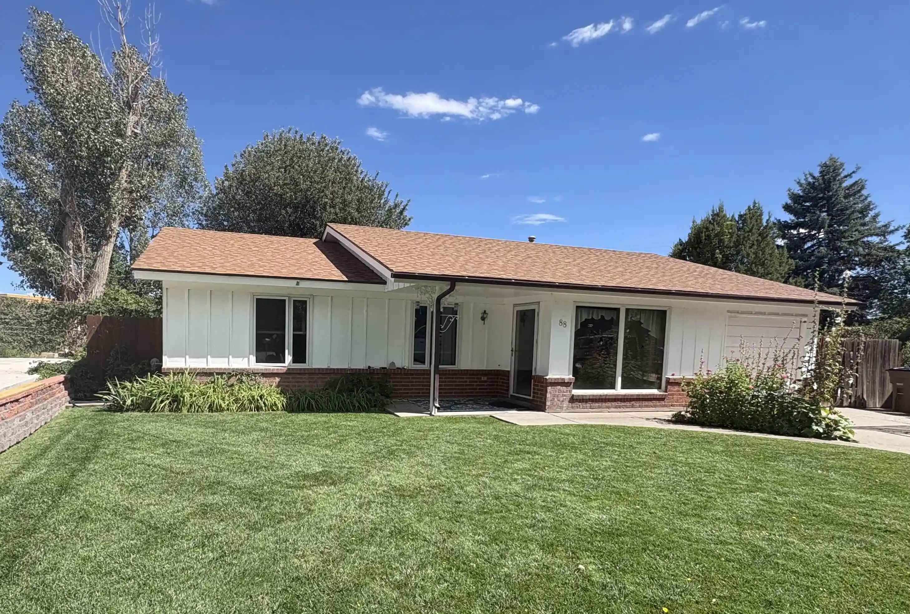 Photo 1 of Sale Pending at 88 Granada Dr, White Rock, NM 87547 | MLS# 1111707 | Listing updated on 2026-10-25