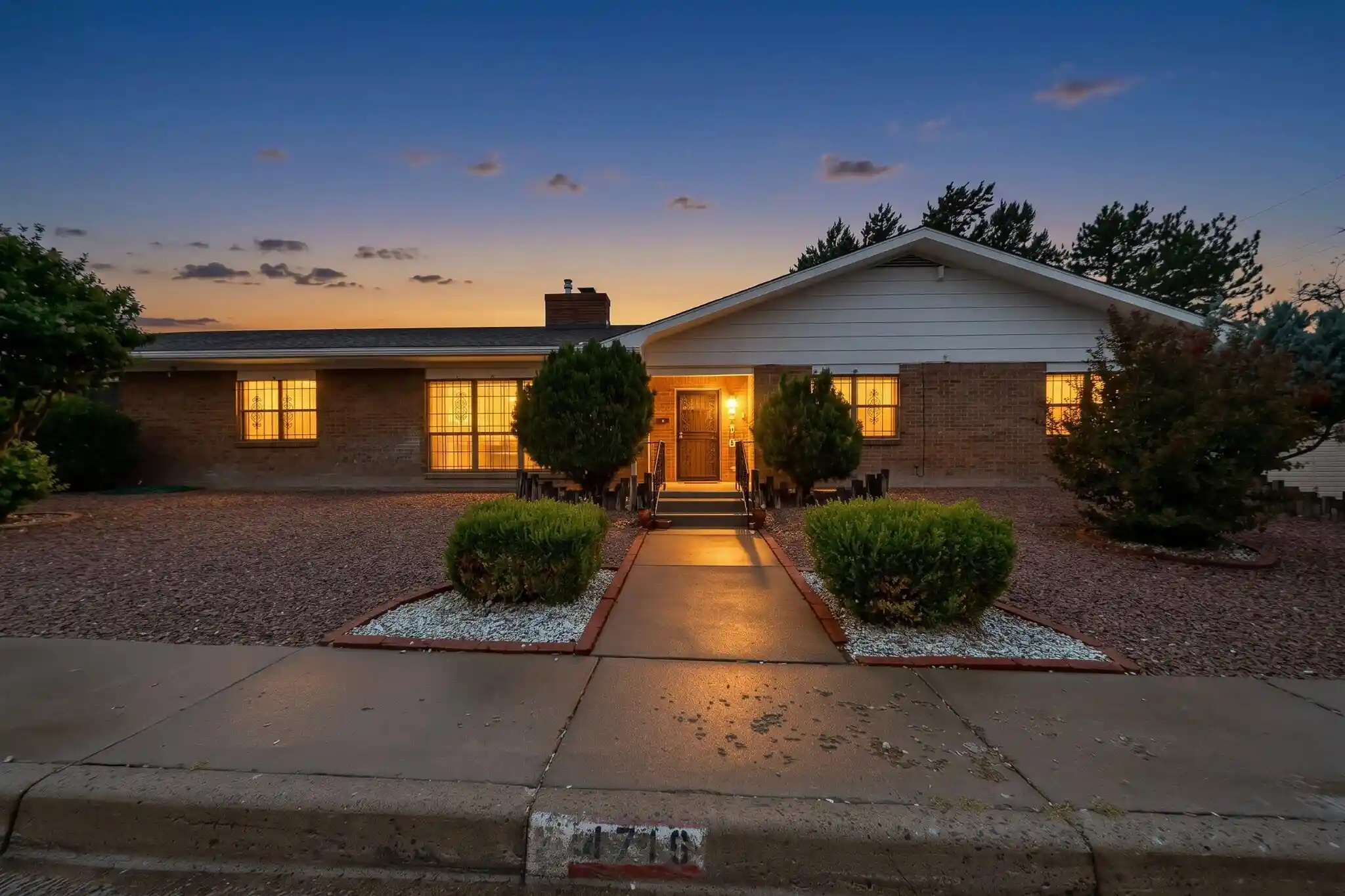 Photo 1 of Sale Pending at 4716 Mountain Rd Ne, Albuquerque, NM 87110 | MLS# 1111719 | Listing updated on 2026-10-21