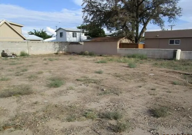 Photo 3 of Sale Pending at 452 60th Street Nw, Albuquerque, NM 87105 | MLS# 1111744 | Listing updated on 2026-10-08