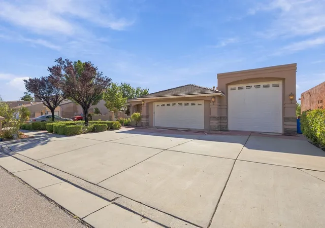 Photo 2 of Single family home for sale at 7304 Stag Horn Dr Nw, Albuquerque, NM 87120 | MLS# 1111751 | Listing updated on 2026-09-30