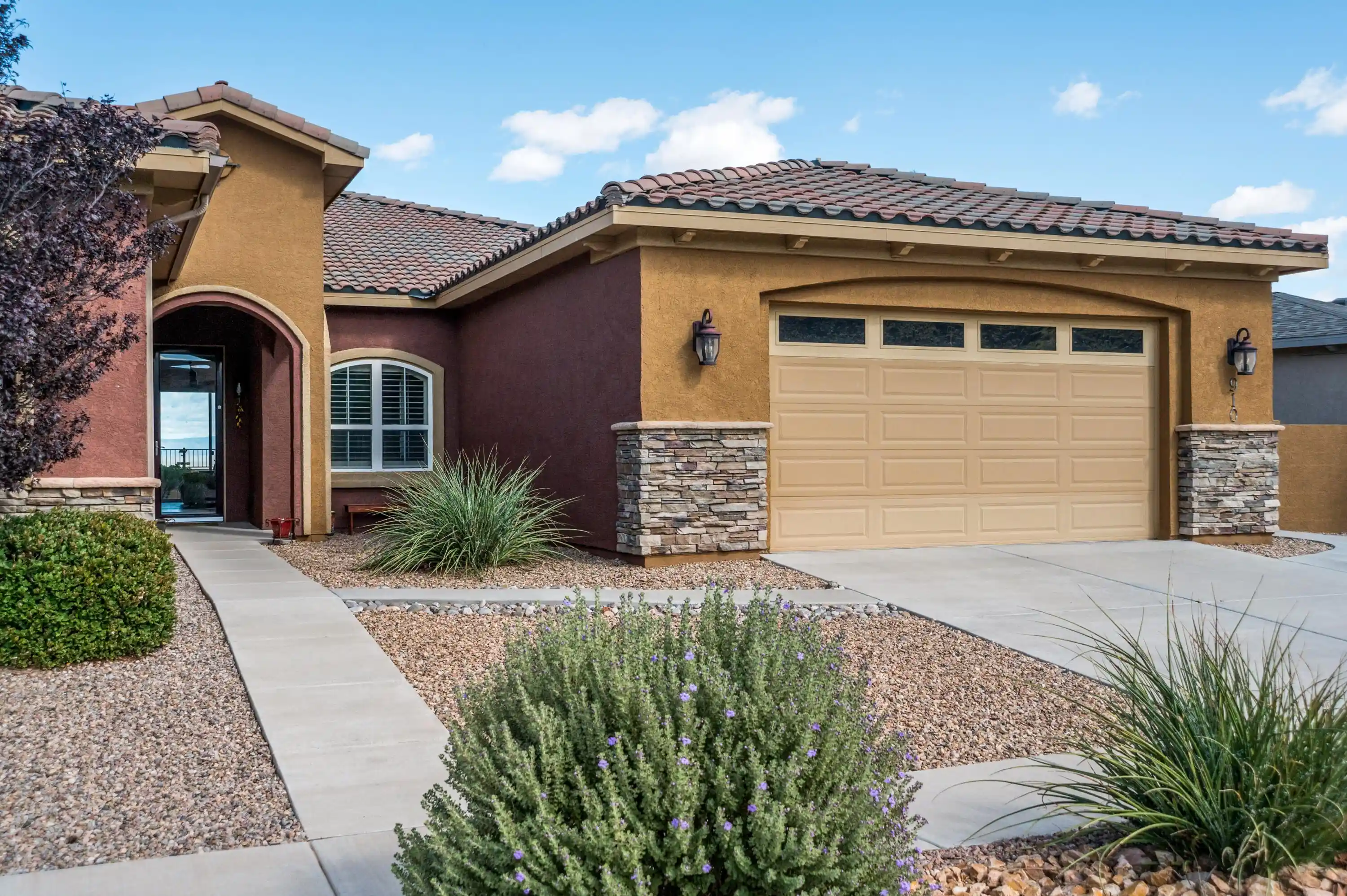 Photo 1 of Single family home for sale at 910 Jubilee Blvd Sw, Los Lunas, NM 87031 | MLS# 1111750 | Listing updated on 2026-10-24