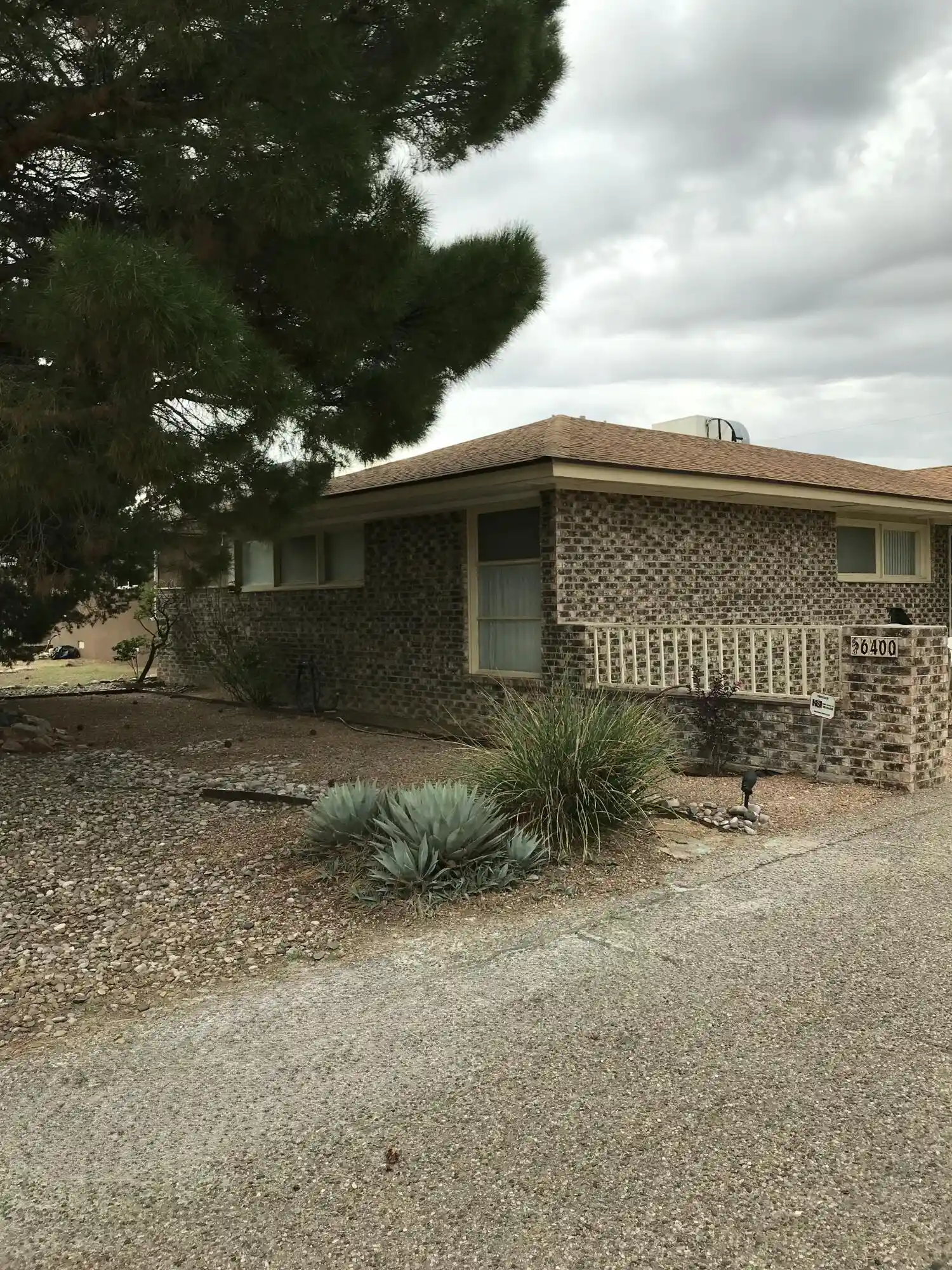Photo 1 of Sale Pending at 6400 Mossman Pl Ne, Albuquerque, NM 87110 | MLS# 1111773 | Listing updated on 2026-10-18