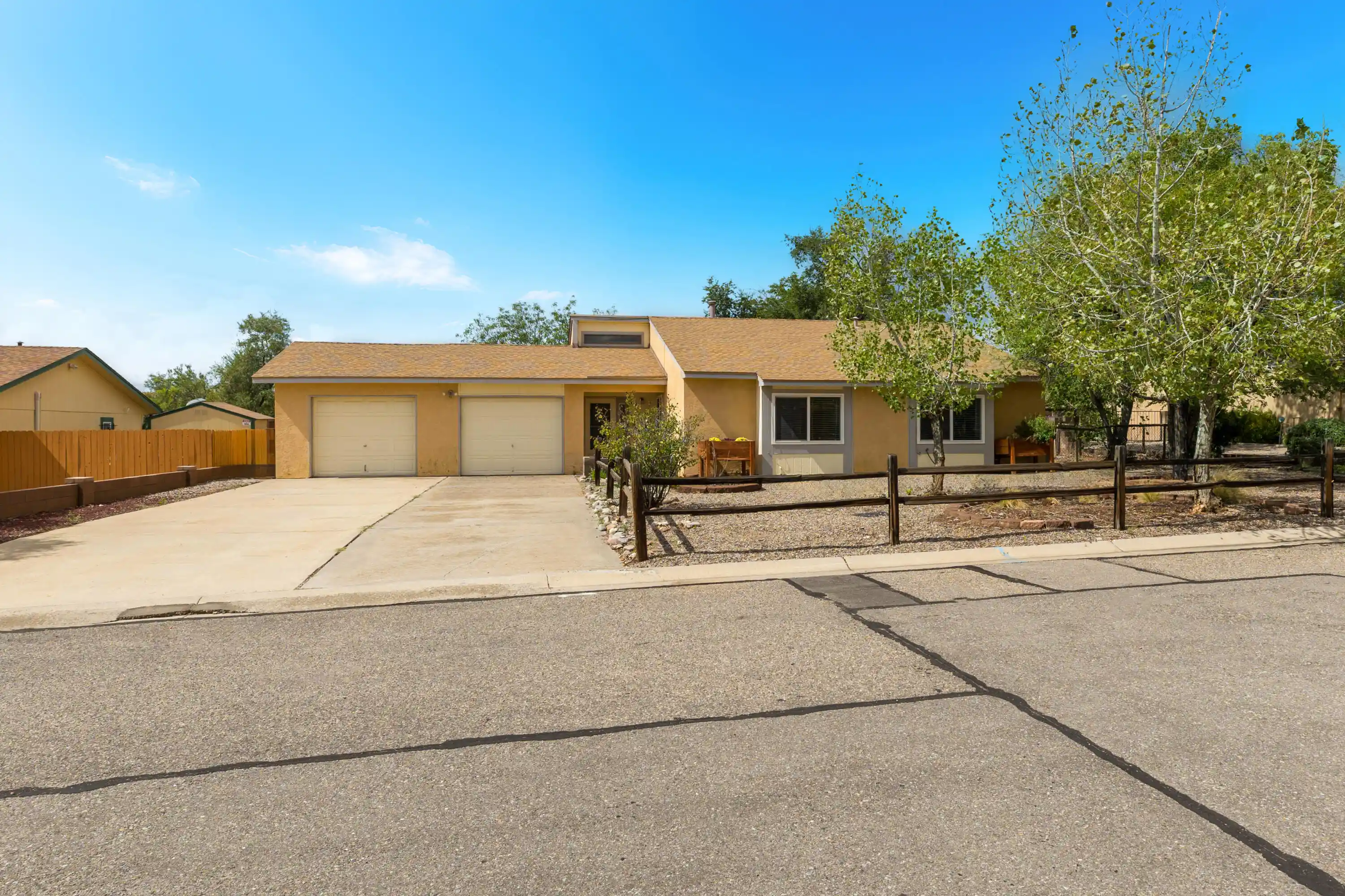 Photo 1 of Sale Pending at 749 Littler Dr Se, Rio Rancho, NM 87124 | MLS# 1111787 | Listing updated on 2026-10-27