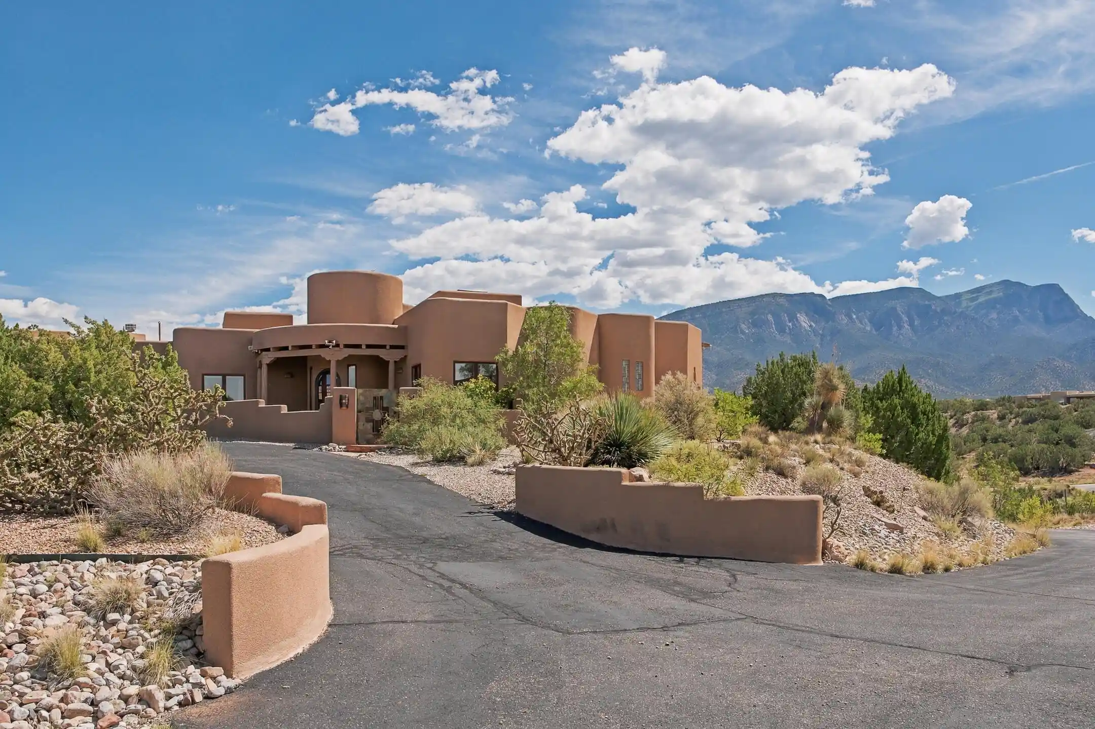 Photo 1 of Single family home for sale at 2 Lees Rd, Placitas, NM 87043 | MLS# 1111804 | Listing updated on 2026-10-21