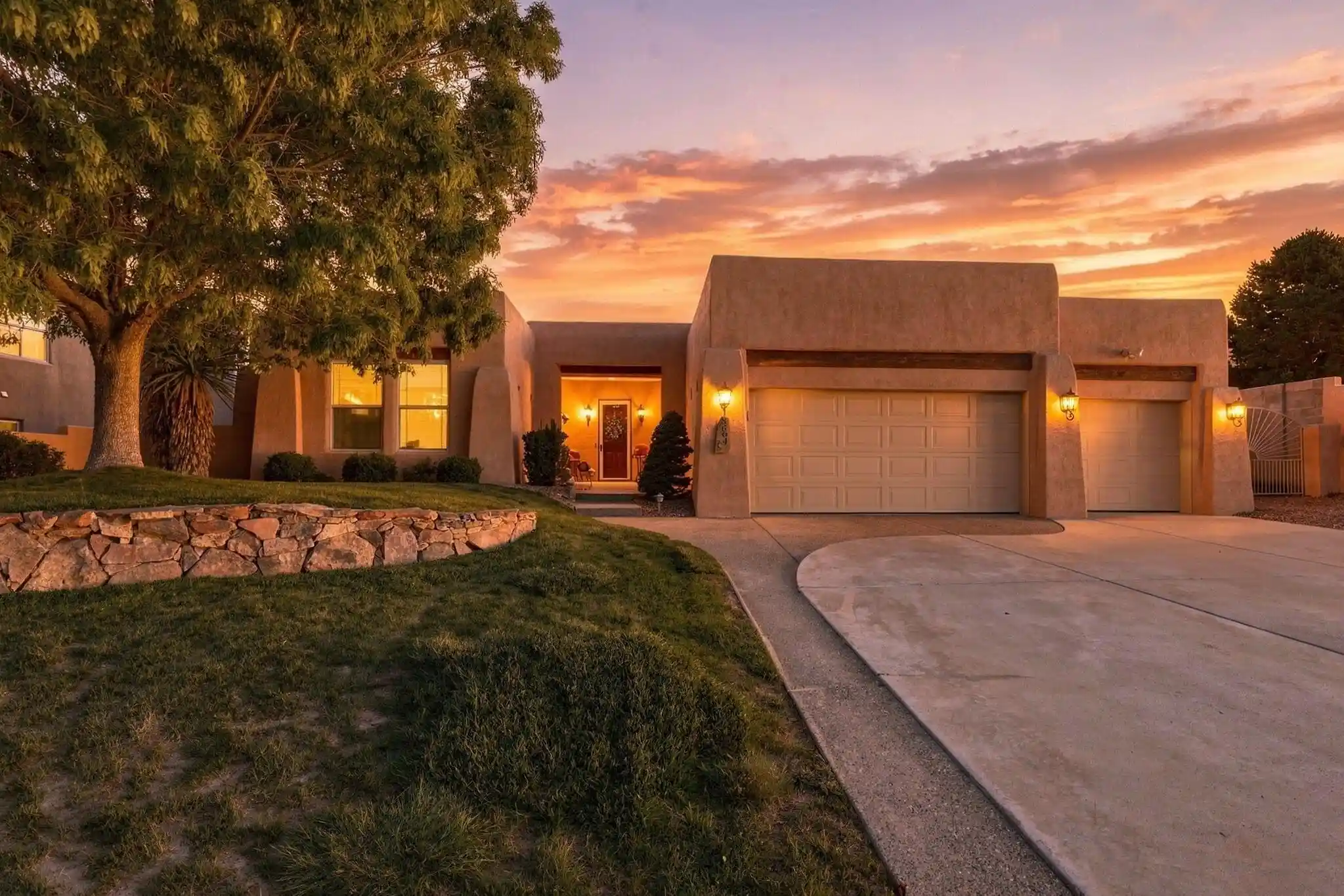 Photo 1 of Sale Pending at 8604 Pristine Dr Ne, Albuquerque, NM 87122 | MLS# 1111820 | Listing updated on 2026-10-21