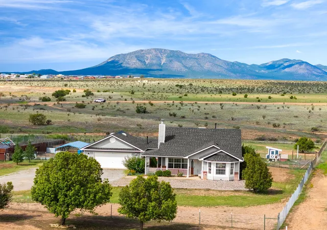 Photo 2 of Sale Pending at 46 Epoch Dr, Edgewood, NM 87015 | MLS# 1111725 | Listing updated on 2026-10-10