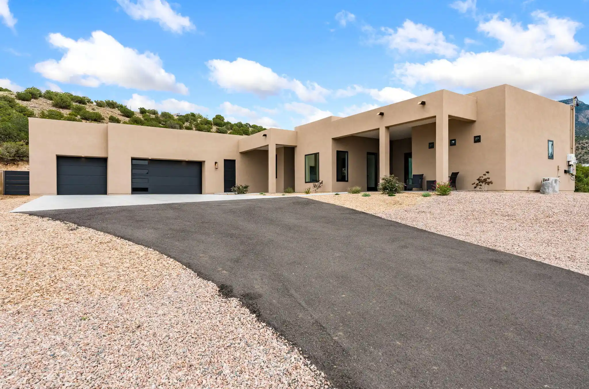 Photo 1 of Single family home for sale at 10 Rainbow Valley Rd, Placitas, NM 87043 | MLS# 1111867 | Listing updated on 2026-10-21